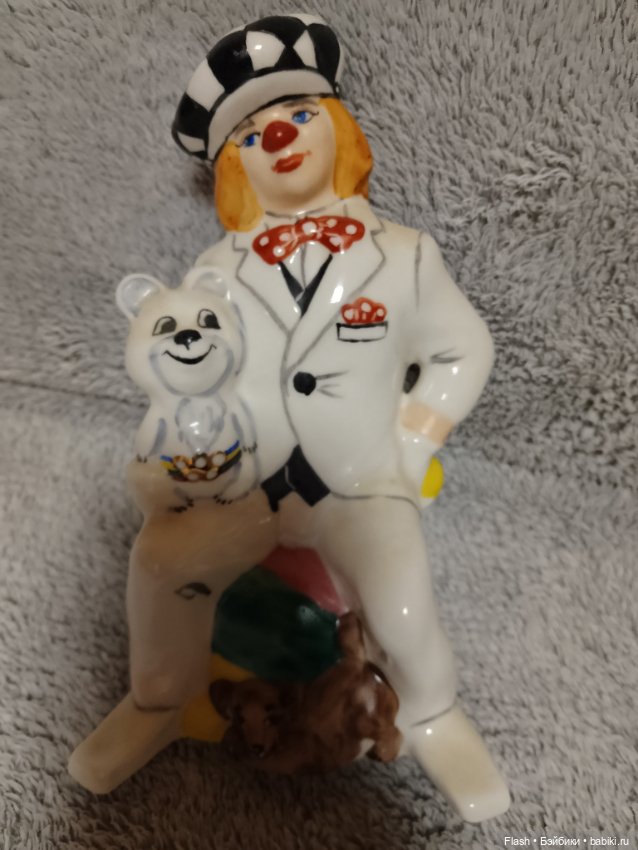 Статуэтка СССР Олег Попов с олимпийским мишкой (фото 2)