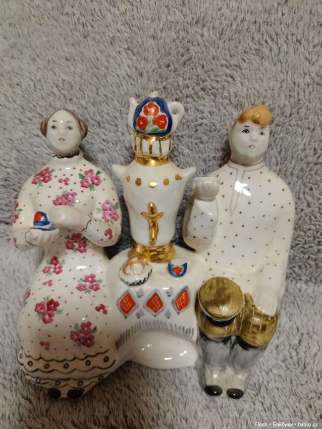 Статуэтка чаепитие у самовара Ванечка и Манечка