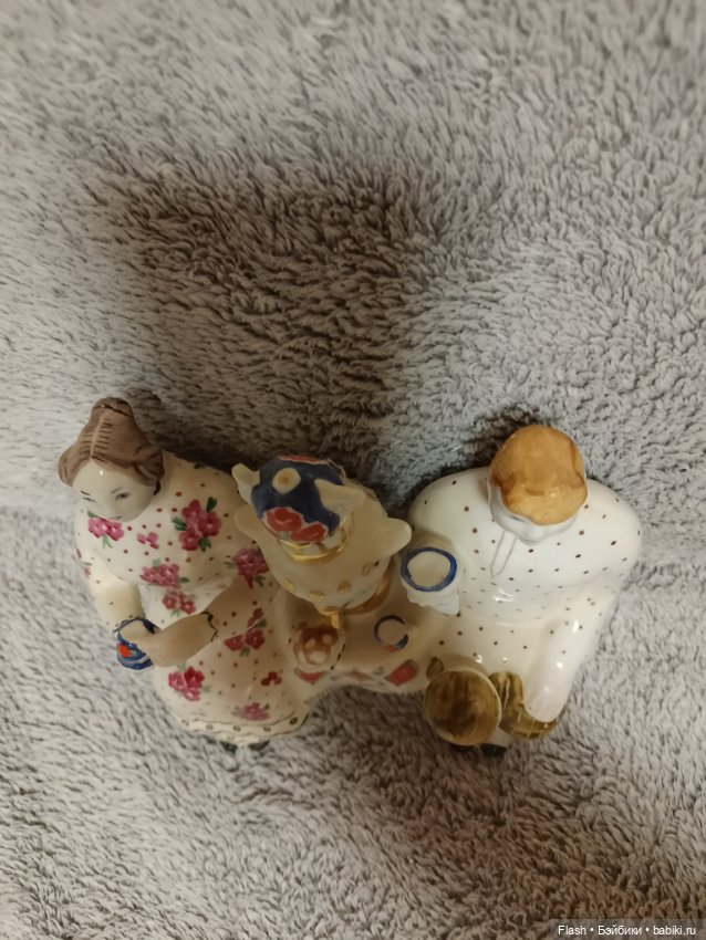 Статуэтка чаепитие у самовара Ванечка и Манечка