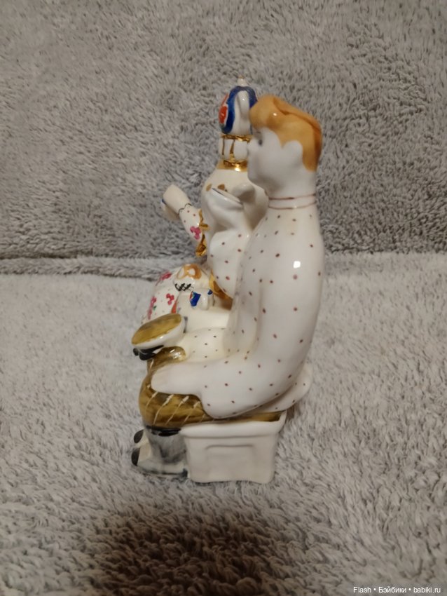 Статуэтка чаепитие у самовара Ванечка и Манечка