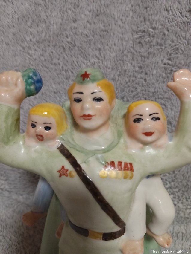 Статуэтка ,,С победой" Коростень СССР (фото 2)