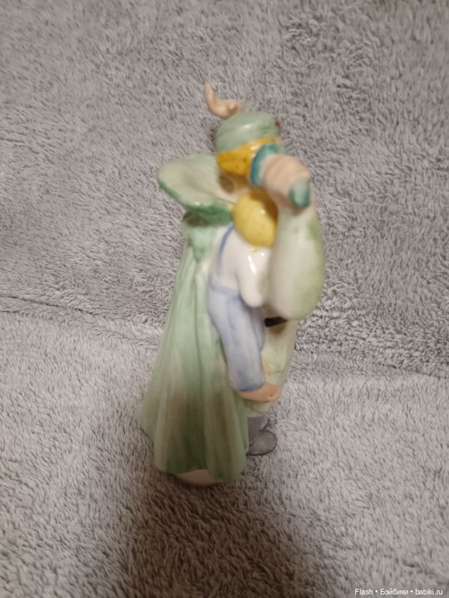 Статуэтка ,,С победой" Коростень СССР (фото 3)