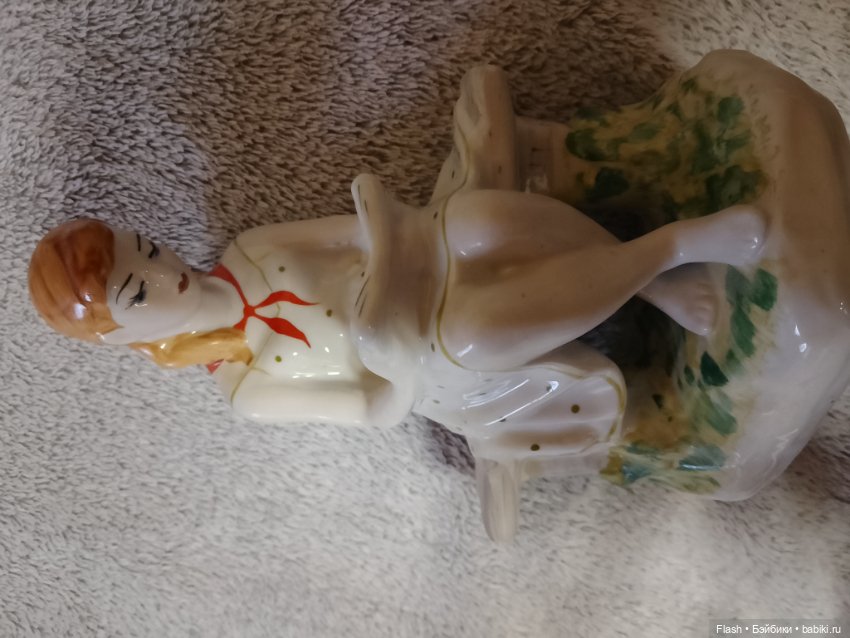 Статуэтка пионерка с газетой СССР Барановка (фото 8)