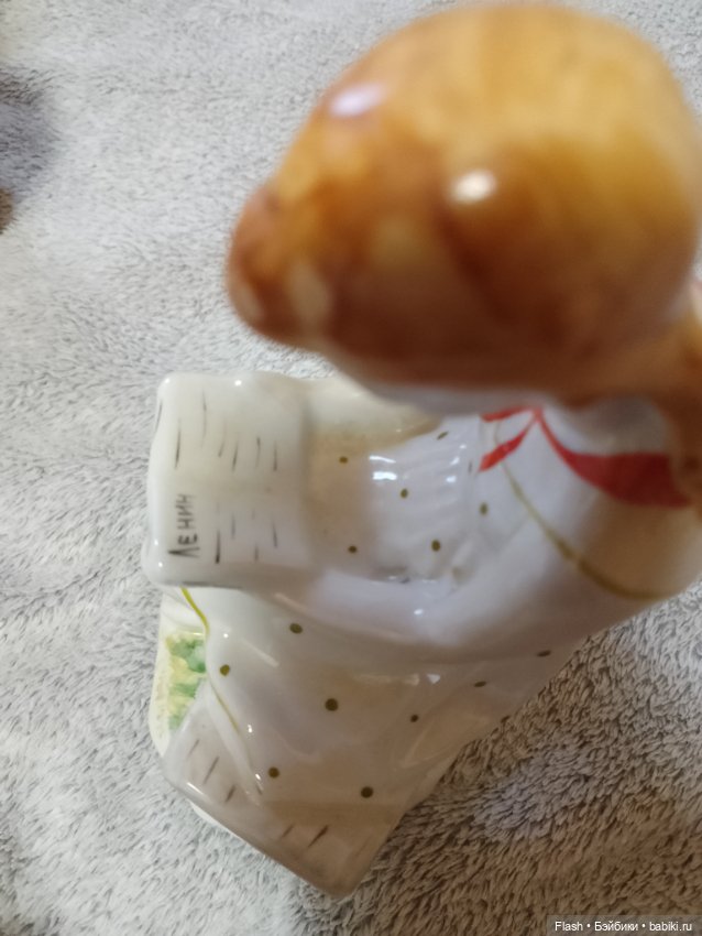 Статуэтка пионерка с газетой СССР Барановка (фото 10)