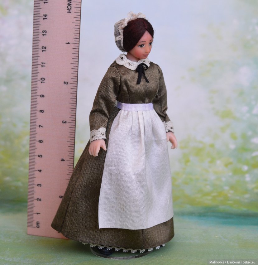 Миниатюрная кукла няня в масштабе 1/12 (фото 3)