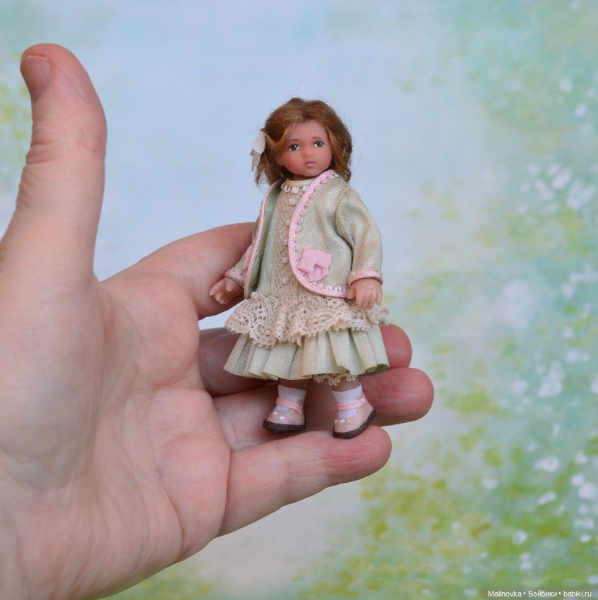 Миниатюрная кукла-девочка в масштабе 1/12 (фото 5)