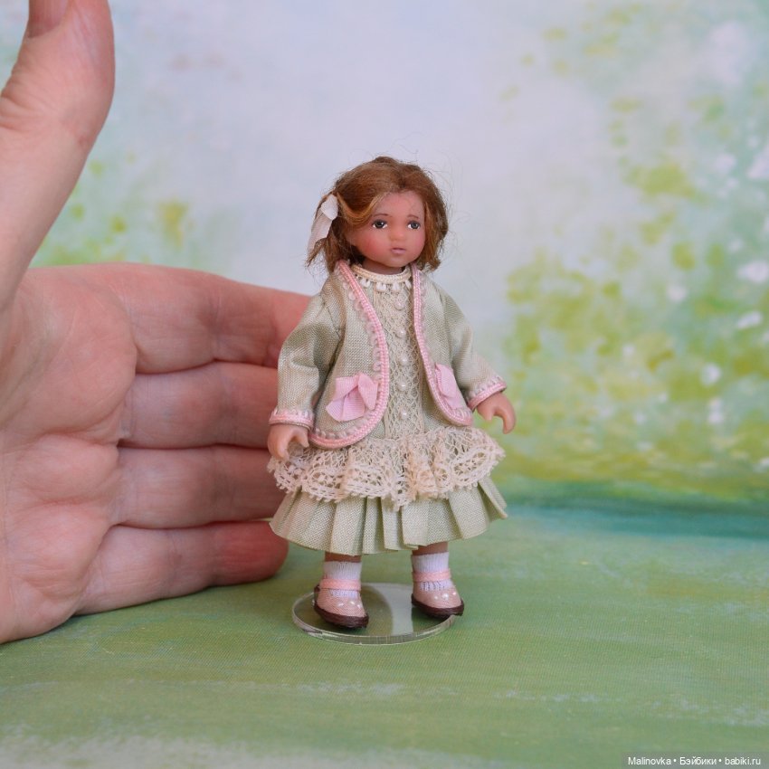 Миниатюрная кукла-девочка в масштабе 1/12 (фото 2)