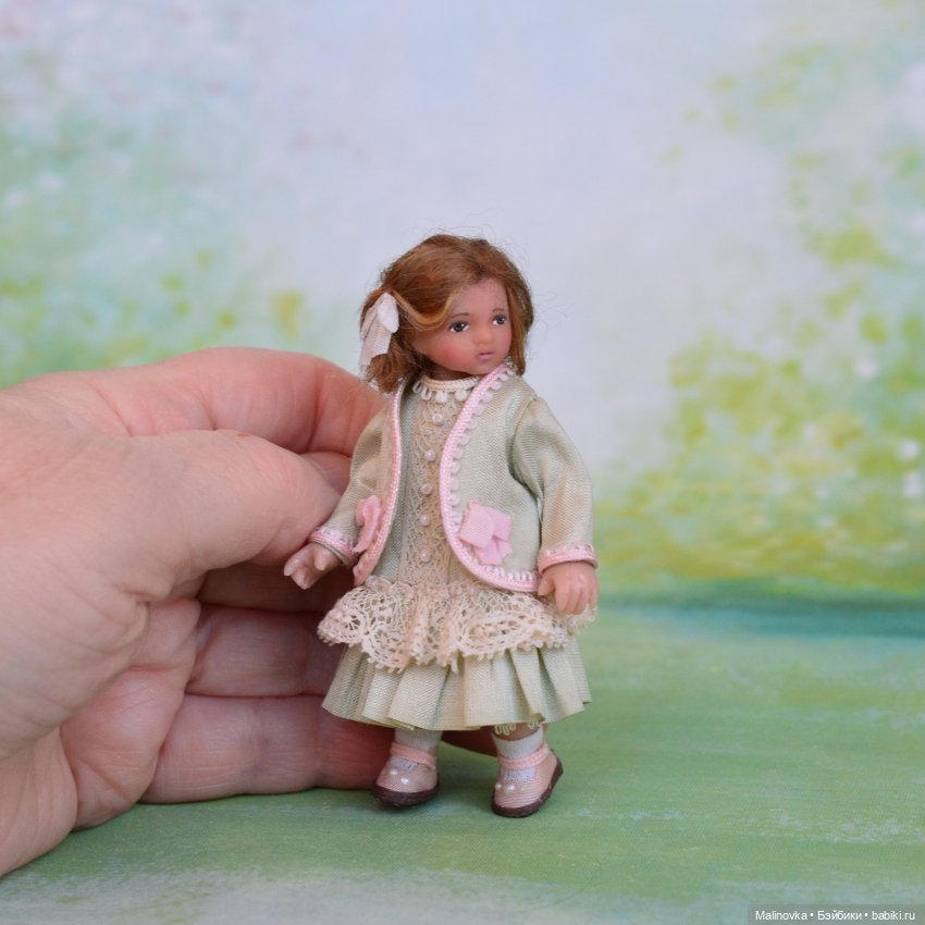 Миниатюрная кукла-девочка в масштабе 1/12