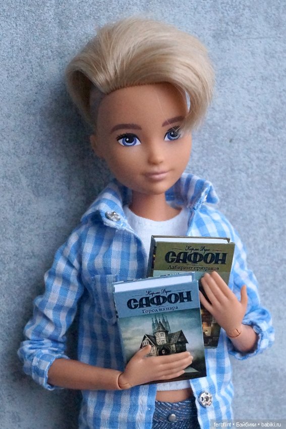 Книги К.Р. Сафона в масштабе 1:6 (фото 5)