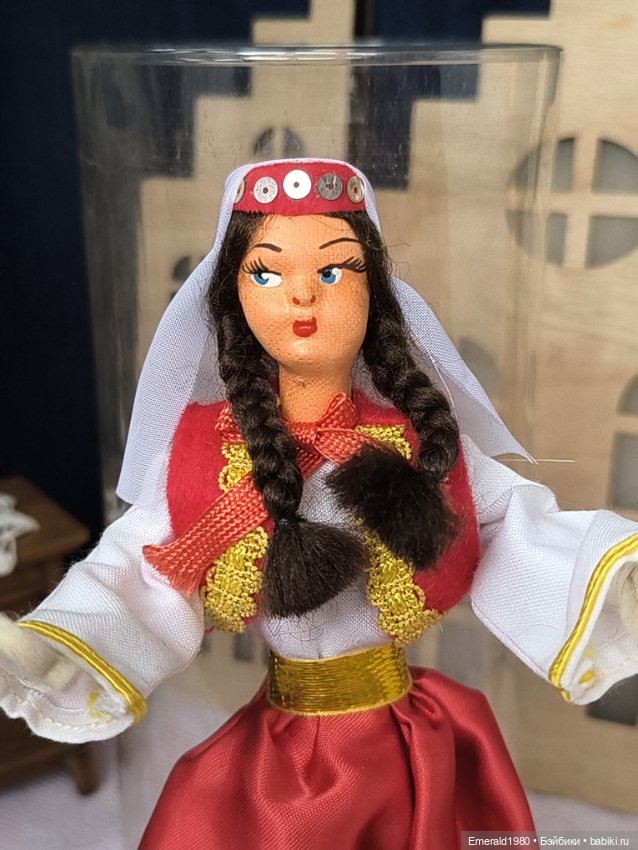 Кукла в национальном наряде (фото 2)