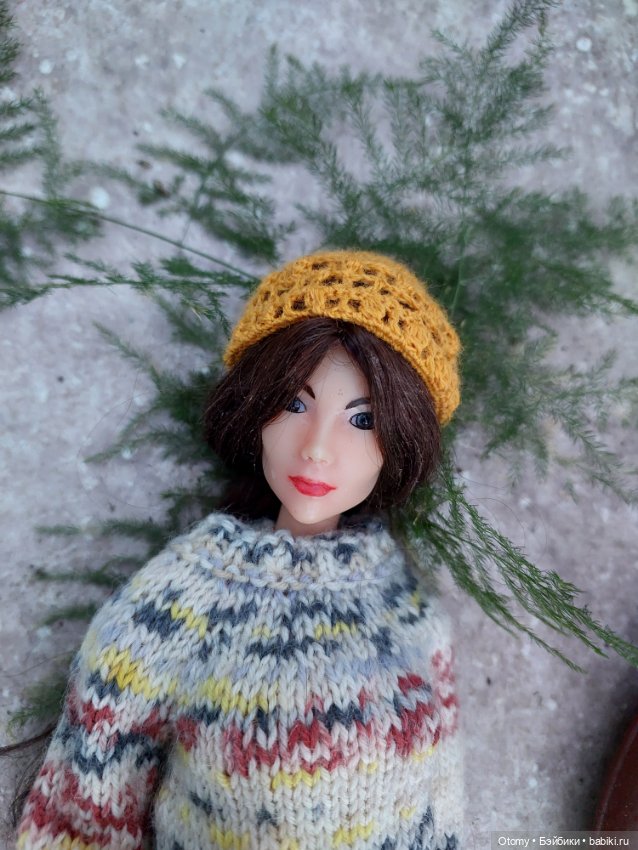 Шапочки, береты, шляпки для кукол