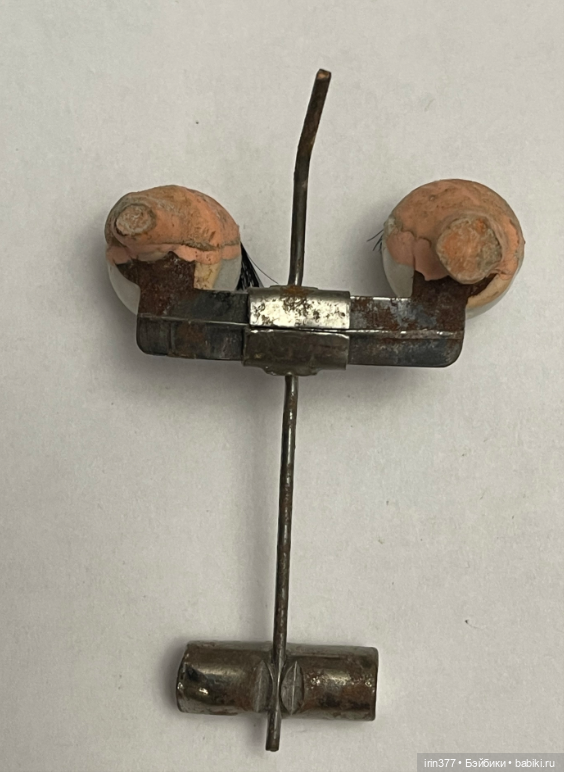 Стеклянные глаза на рокере (фото 2)