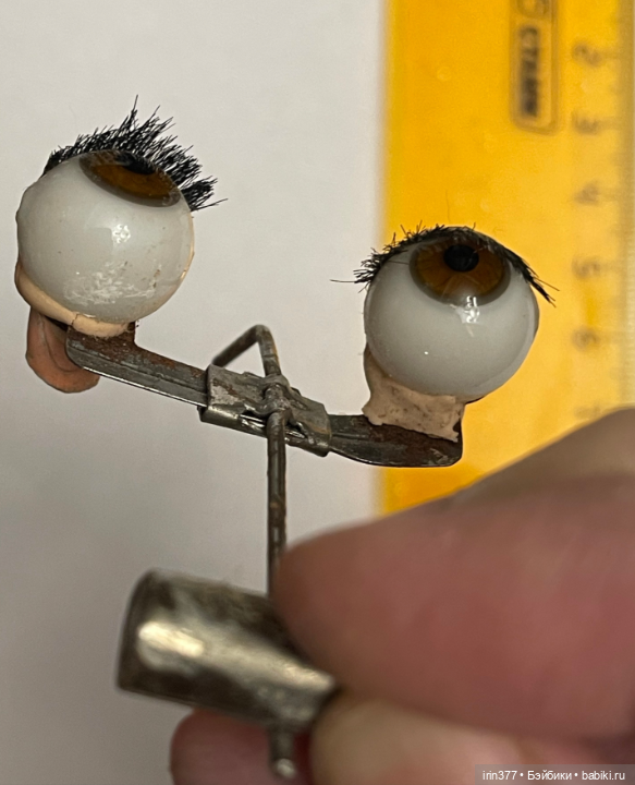 Стеклянные глаза на рокере (фото 3)