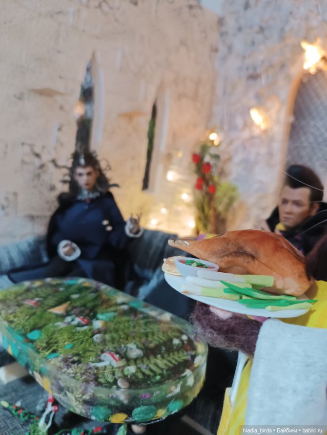 Столик для кукол — Кукольная мебель (фото 8)