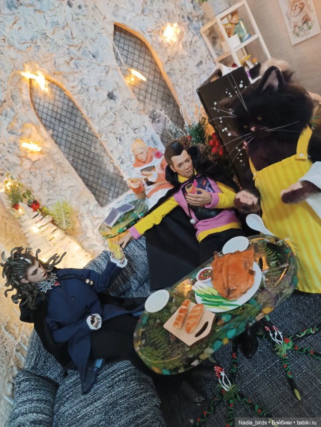 Столик для кукол — Кукольная мебель (фото 10)