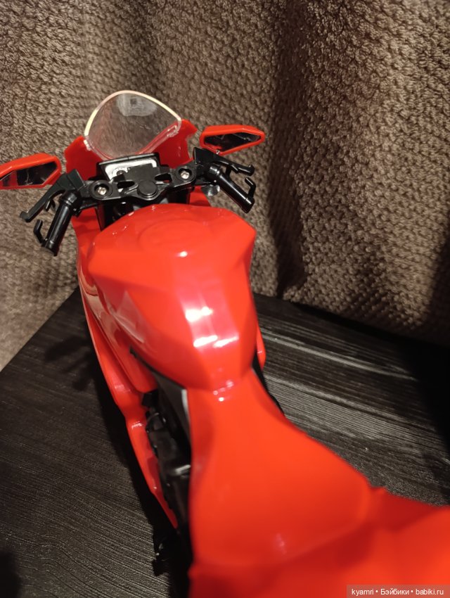 Мотоцикл+шлем для кукол 1/6 (фото 6)