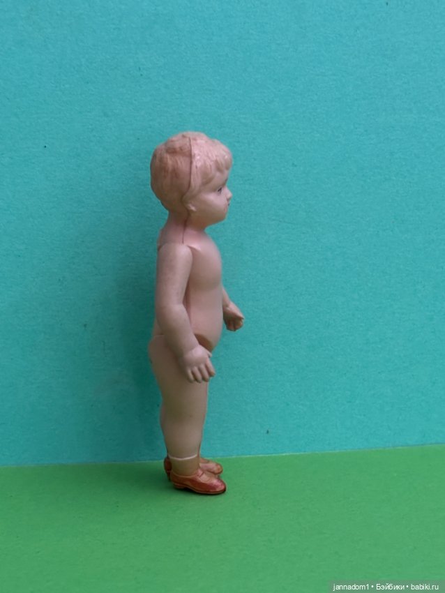 Целлулоидная куколка Minerva с рельефными волосами, высота 9 см (фото 5)