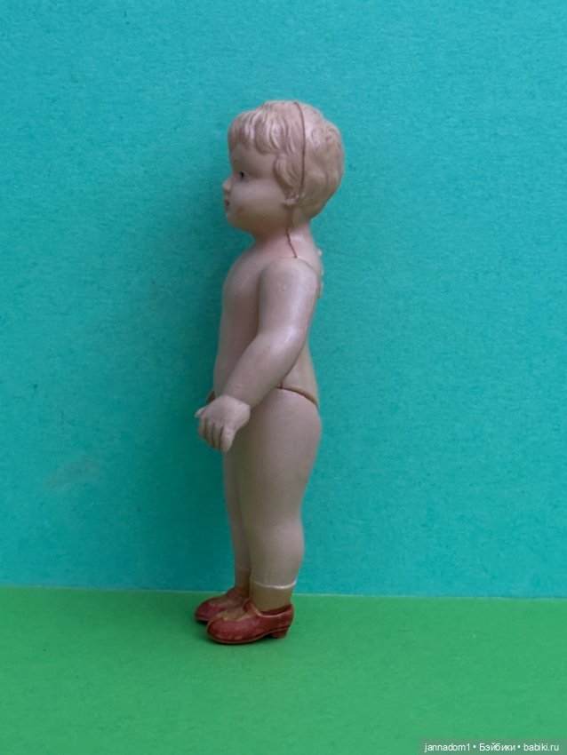 Целлулоидная куколка Minerva с рельефными волосами, высота 9 см (фото 4)