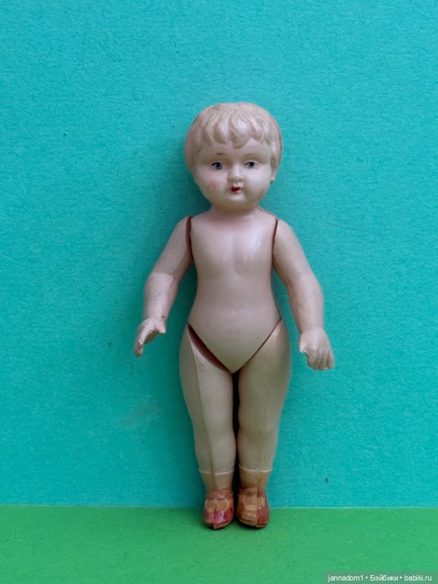 Целлулоидная куколка Minerva с рельефными волосами, высота 9 см (фото 2)