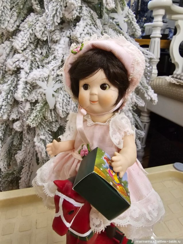 Googly Kim на лошадке.(411)