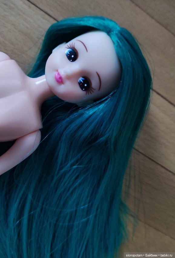 Ликка с бирюзовыми волосами (фото 3)