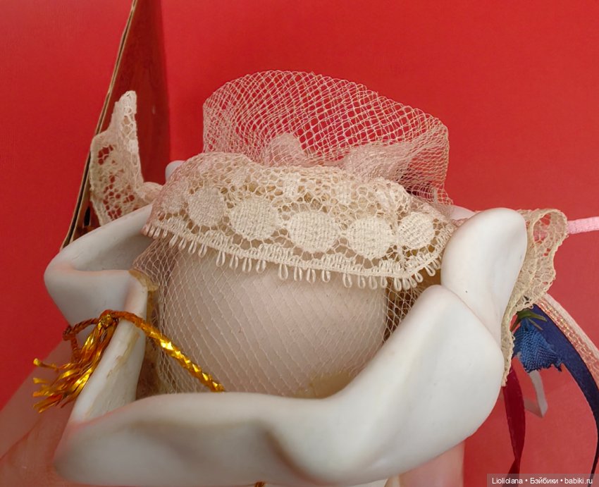 Фарфоровая елочная игрушка Малыш от Georgette Zlomke 1988 год