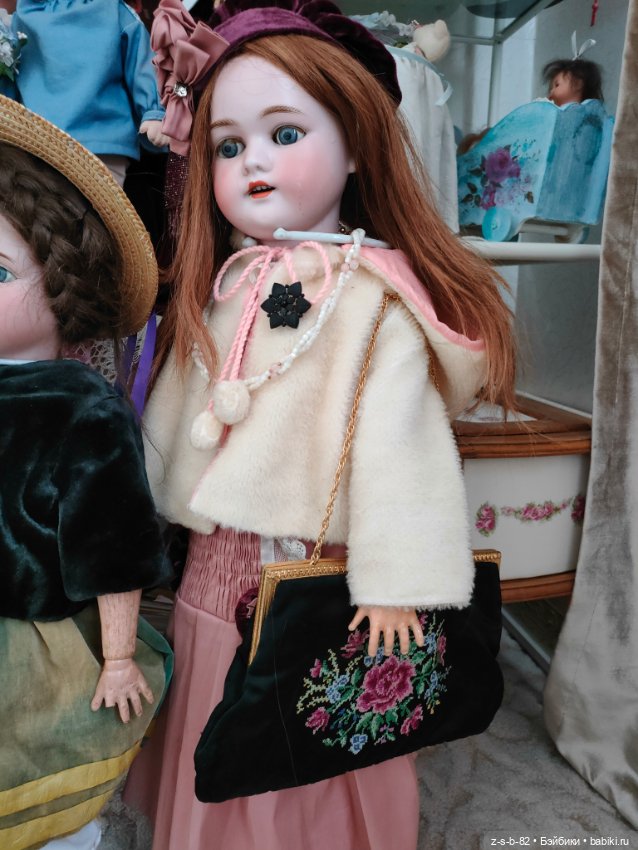 Сумочка антикварная с ручной вышивкой (фото 9)