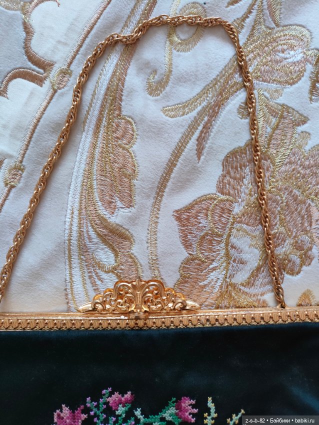 Сумочка антикварная с ручной вышивкой (фото 3)