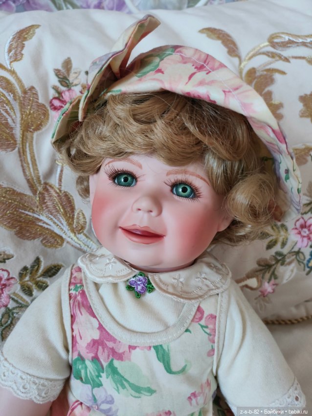 Фарфоровая кукла 1994 г. Chelsea by Connie Walser Derek от Hamilton Collection (фото 2)
