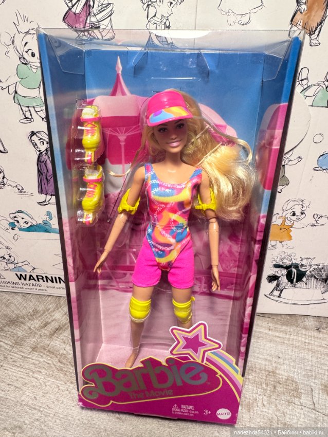 Барби Марго Робби на роликах по фильму "Барби"