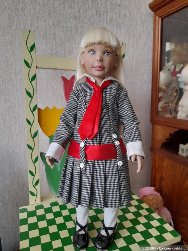 Голубоглазая блондинка — Коллекционные куклы (фото 2)