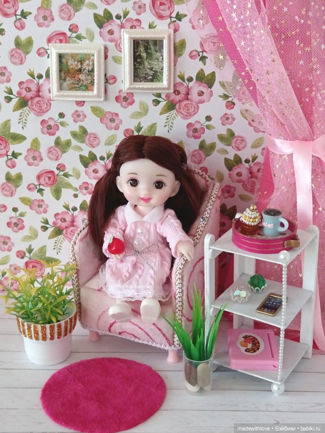 Кресло и этажерка для куклы 15-16см