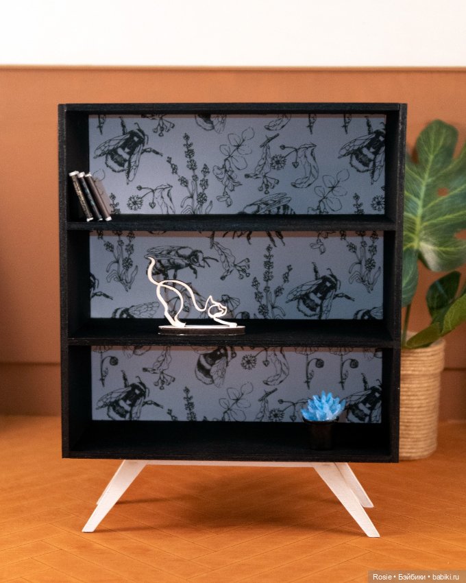 Стеллаж "чёрно-белые пчёлки" (фото 2)