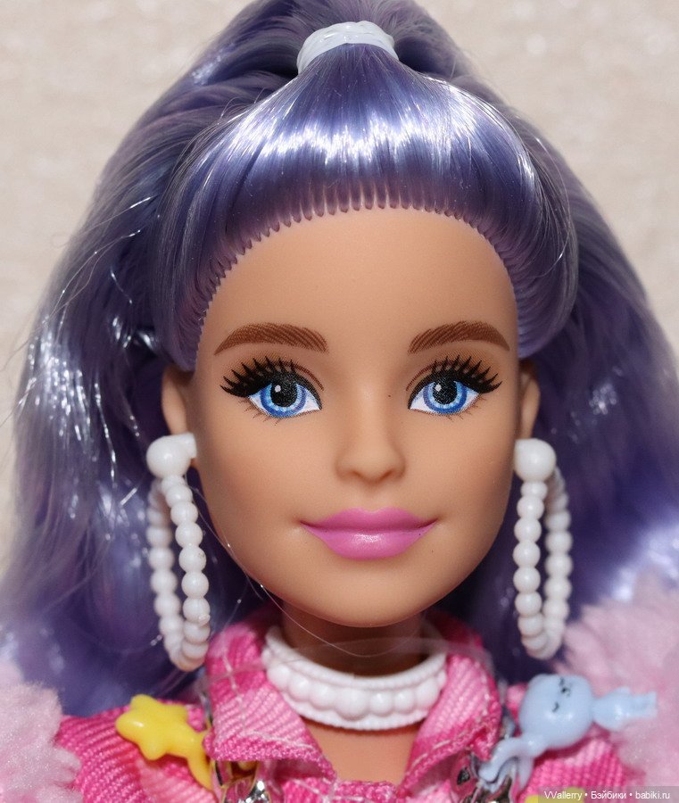 Barbie Экстра - Кукла Милли с сиреневыми волосами (фото 3)