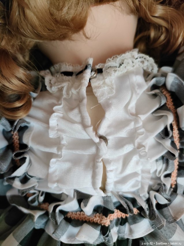 Исключительно красивая винтажная кукла