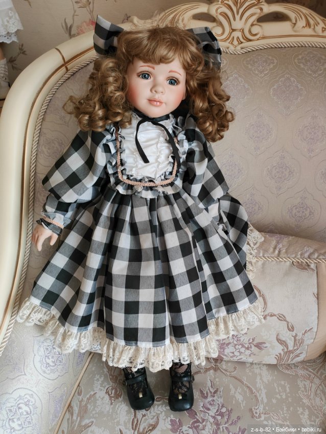 Исключительно красивая винтажная кукла