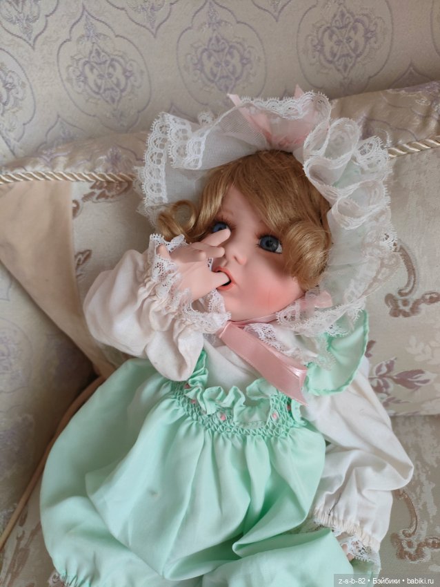 Коллекционная фарфоровая кукла от Hamilton Collection (фото 8)