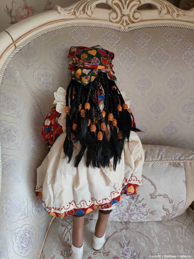 Очень красивая этническая кукла (фото 5)