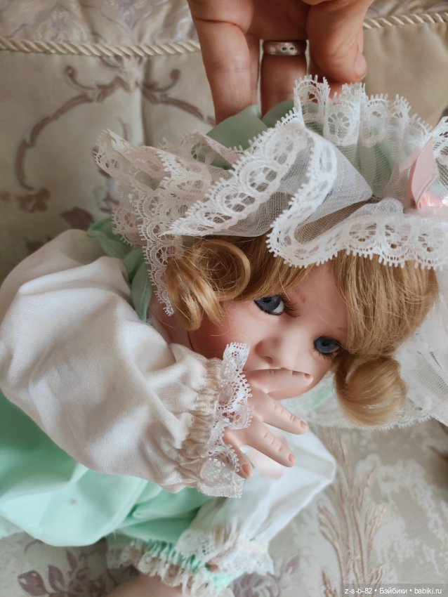 Коллекционная фарфоровая кукла от Hamilton Collection (фото 6)