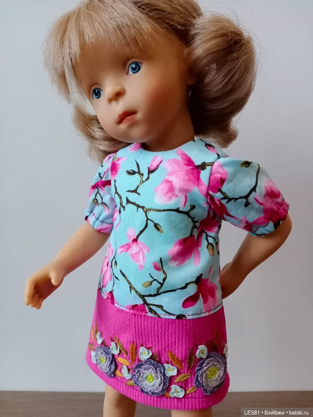 Платье с вышивкой для Минуш