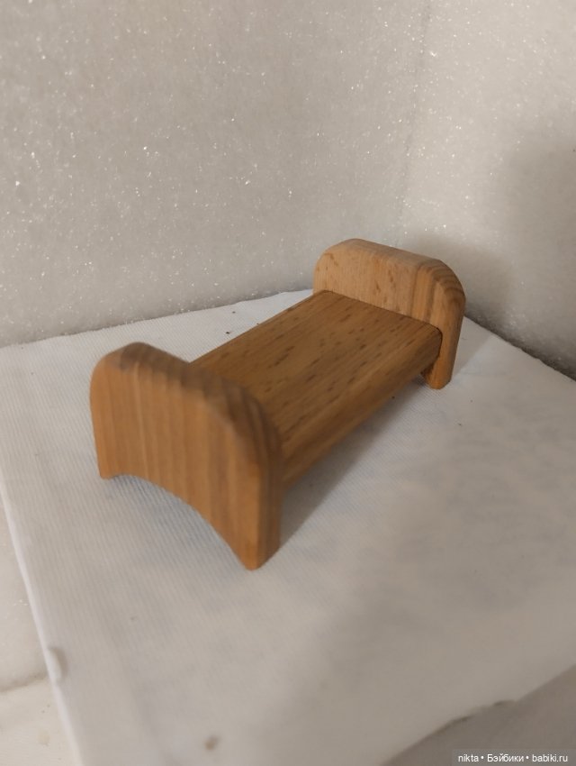 Кроватка для маленьких — Кукольная мебель (фото 2)