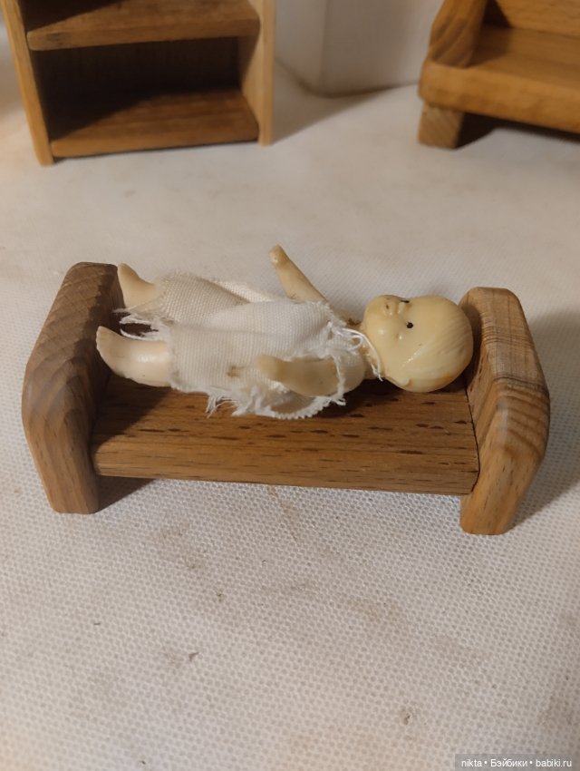 Кроватка для маленьких — Кукольная мебель (фото 5)