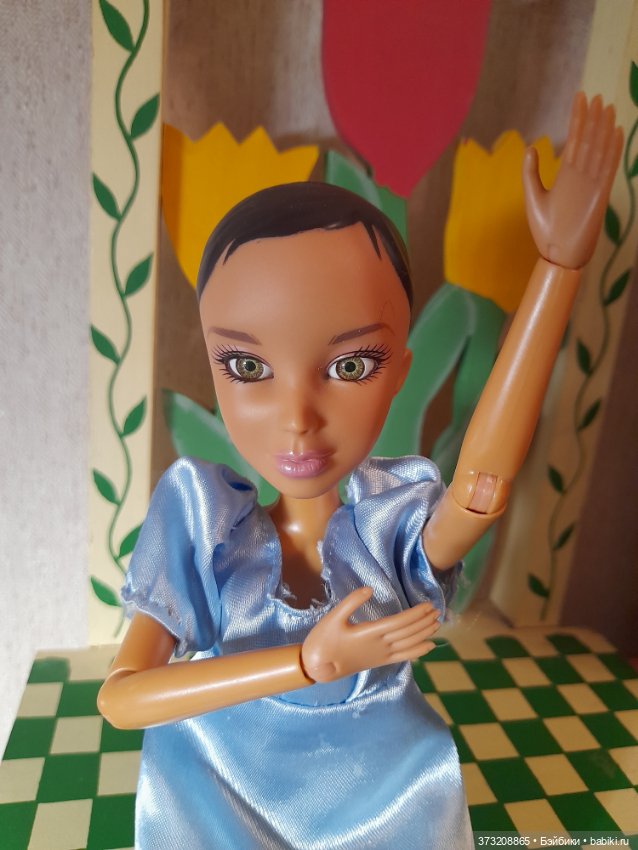 Две красоточки ЛИВ (лот) — Игровые куклы (фото 10)