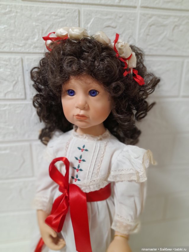 Очаровашка с венком на голове от Julie Good Kruger