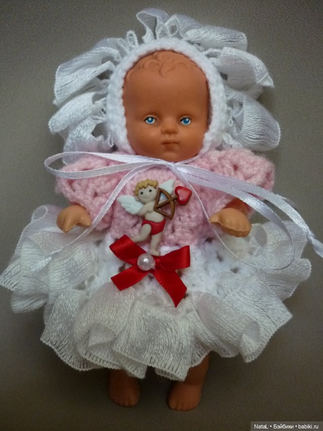 Вязаный костюм для пупсиков платье чепчик (фото 3)