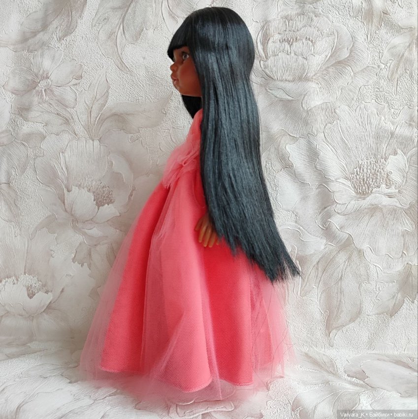 Paola Reina Нора - Карла с челкой в бальном платье, 32 см