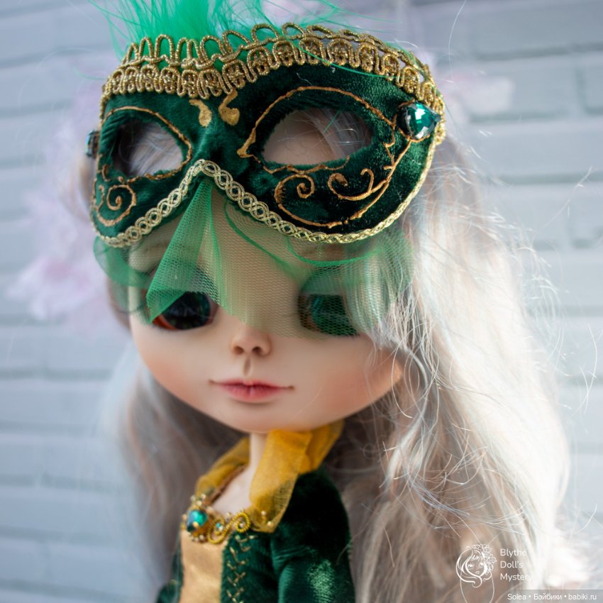 Карнавальное платье с маской для куклы Блайз (фото 2)