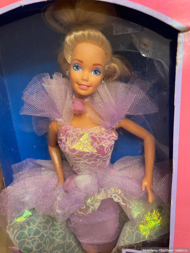 Барби вечеринка в саду / Garden party Barbie