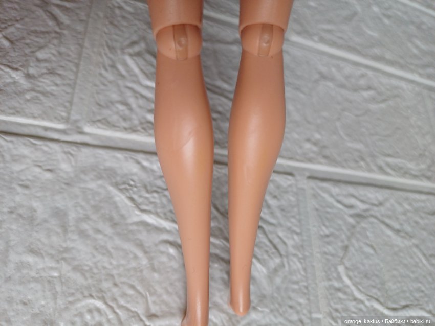 Тело аналоговой куклы в аутфите Уэнсдей (фото 8)