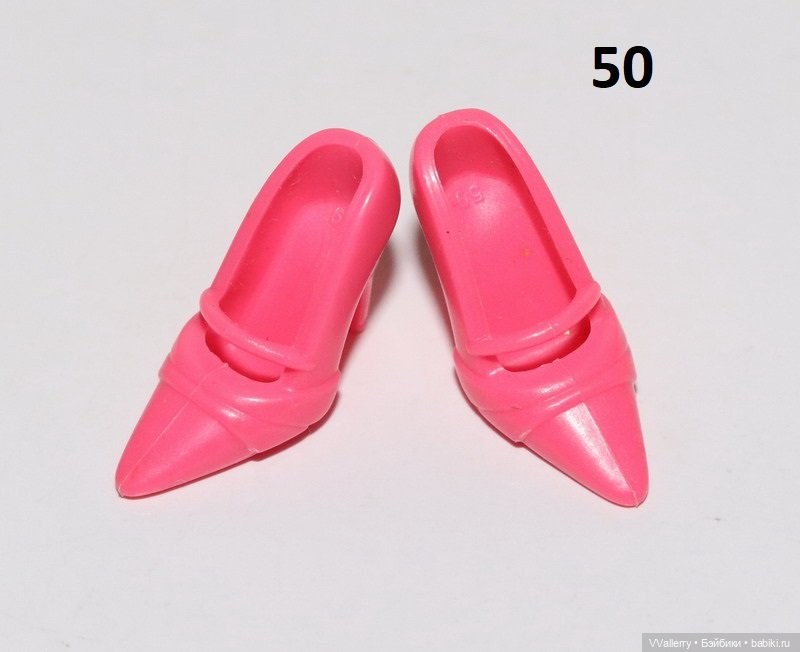 Розовая обувь на барби (несколько)